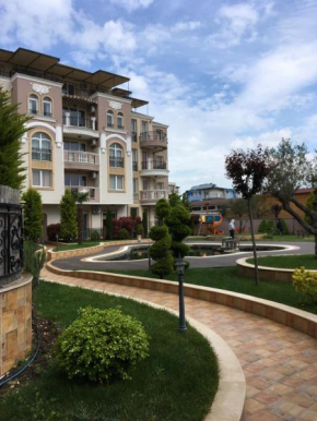 Vase apartments with pool